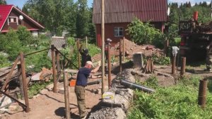 Строим дом на склоне | Установка и обвязка винтовых свай