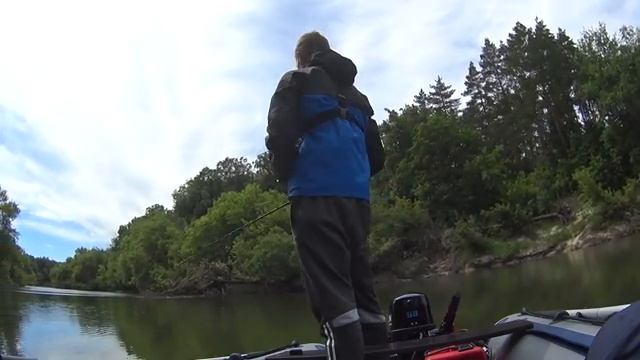 Рыбалка на спиннинг летом смотреть онлайн