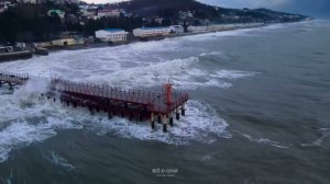 МОЩНЫЙ ШТОРМ в СОЧИ ⚡ Руины пляжа в Лоо