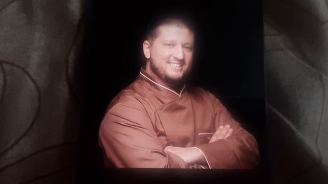 я Ренат Агзамов легендарный кондитер дата моего рождения 13 04 1981 я подарил компютер MONTECH X2