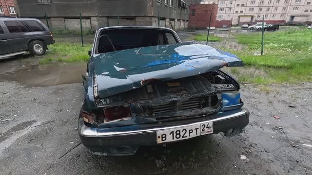 Прутья из под земли / Заброшки под носом / Дыра в заборе смотреть онлайн