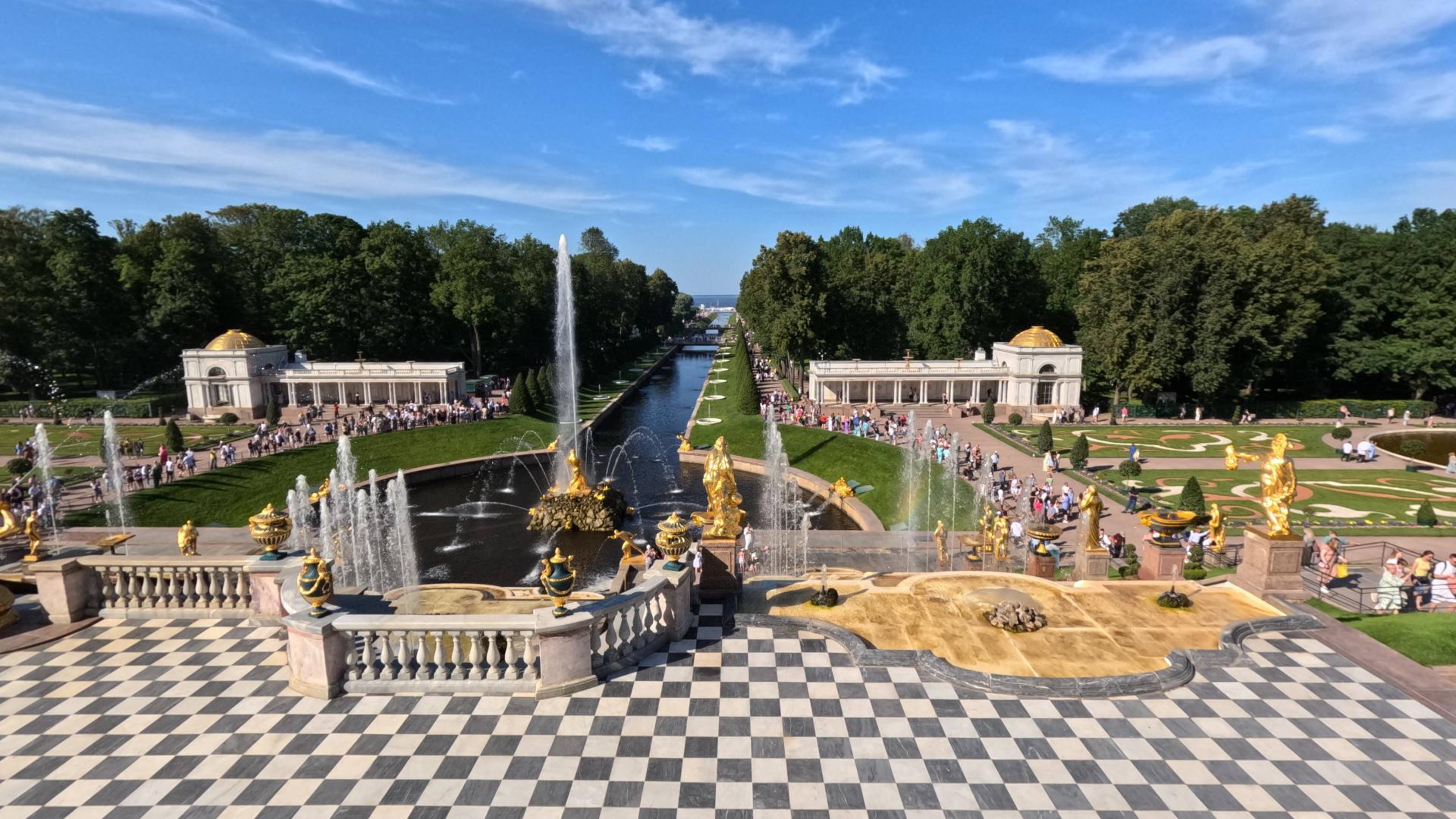 Лучше Версаля - прогулка по Нижнему парку Петергофа смотреть онлайн