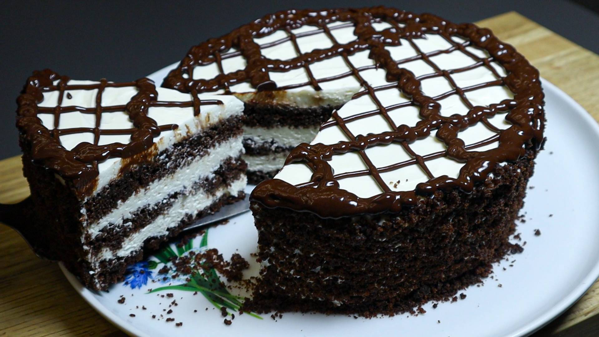 Домашний, шоколадный торт за 15 минут. Простой рецепт вкусного десерта.
