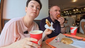 ТОЛПА в Питере нас ПОГЛОТИЛА! Пробили себе путь на Невском! Зашли в КАФЕ перекусить и нашли РАБОТУ