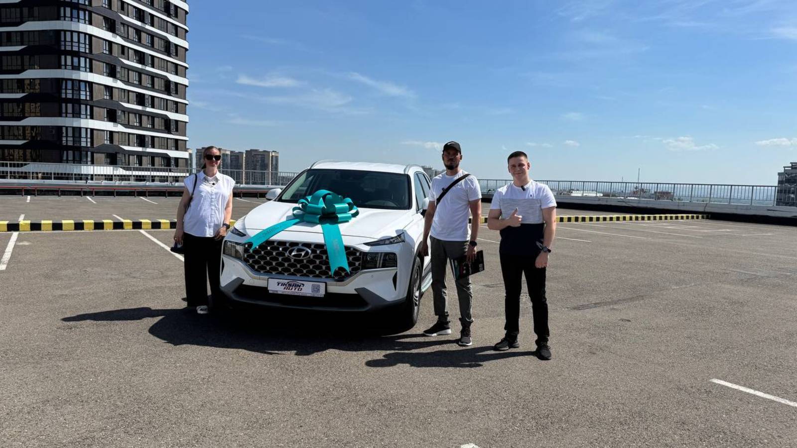 «Круто! Да, здорово!» — именно с этих слов началась выдача Hyundai Santa Fe смотреть онлайн