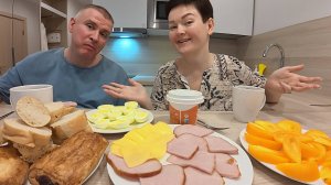 Мукбанг в гостях хорошо, а дома ЛУЧШЕ! ЭКОНОМИМ на отдыхе и не СТЫДИМСЯ этого! Завтрак в Питере
