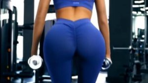 Девочка качает крепкий орех / часть 1