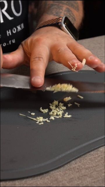 6 СПОСОБОВ НАРЕЗАТЬ ЧЕСНОК! смотреть онлайн