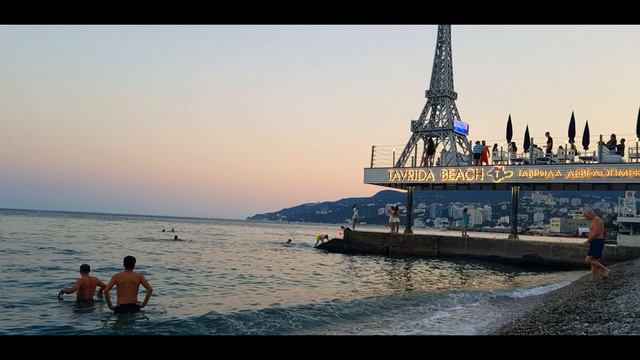 Массандра, Ялта, 23.07.2025 Просто море, волны и безделье )) #крым #море #ялта #массандра #пляж смотреть онлайн