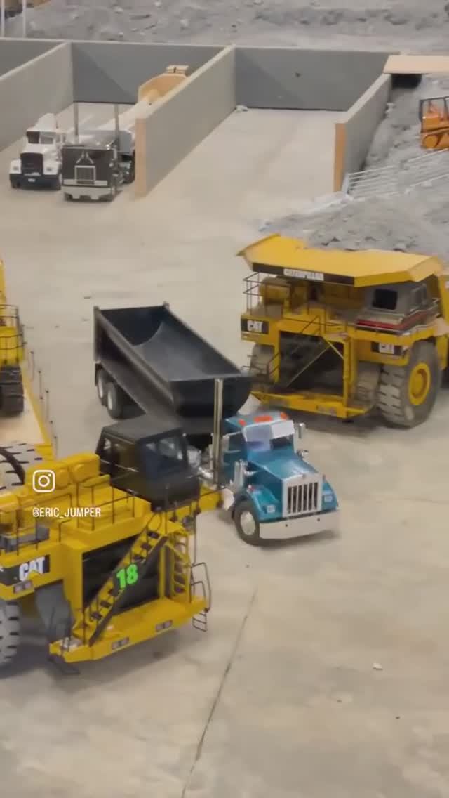 Грузовики, экскаваторы - модели на радиоуправлении!