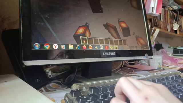 играем в Майнкрафт 4 часть строем город