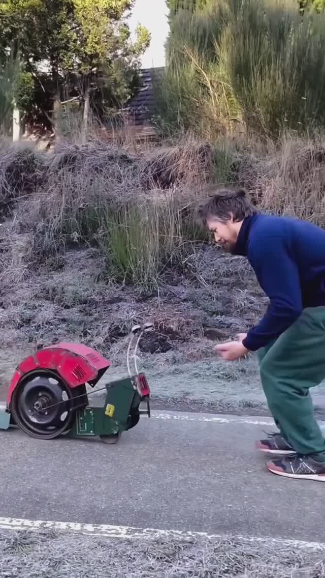 Металлические фигуры - в движении!