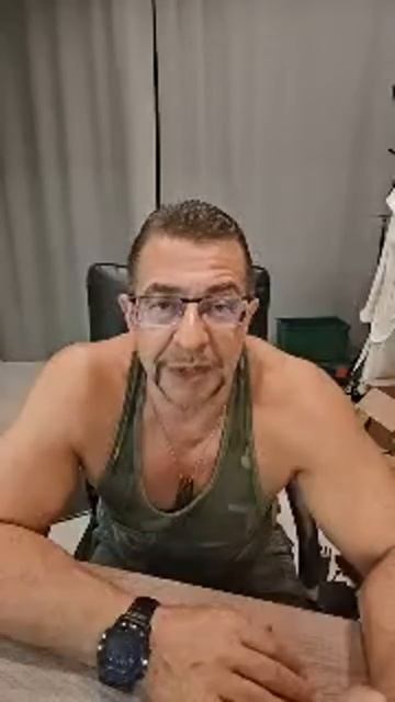 Стреленый воробей куста боится