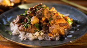 Курица с пастой карри массаман