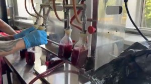 Аппарат розлива Fillermatic Gravity на производстве морсов