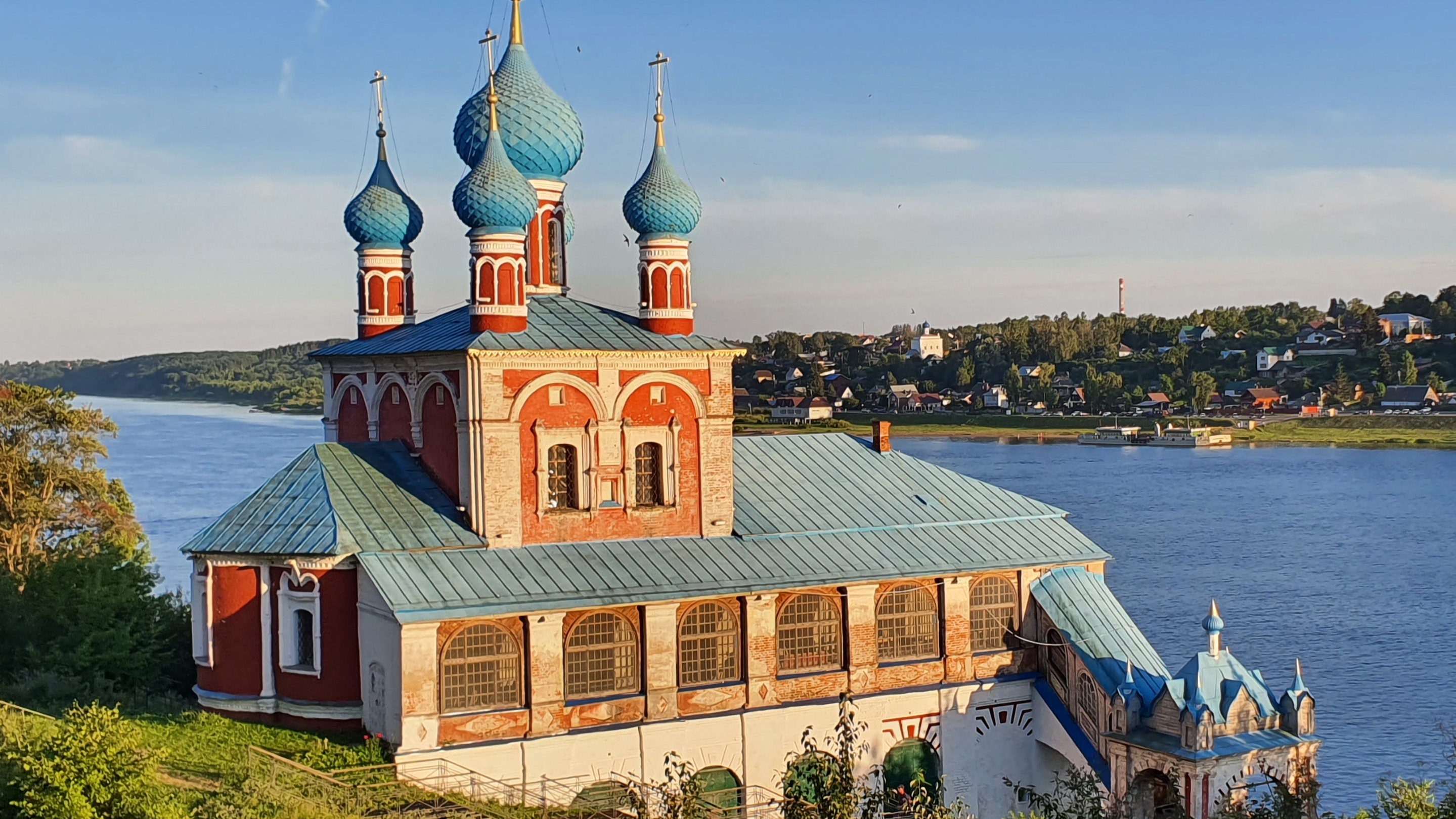 Тутаев на Волге. Казанско-Преображенская церковь. смотреть онлайн