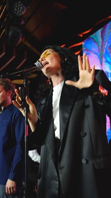 💫 "Атмосфера, которую хочется продлить" смотреть онлайн