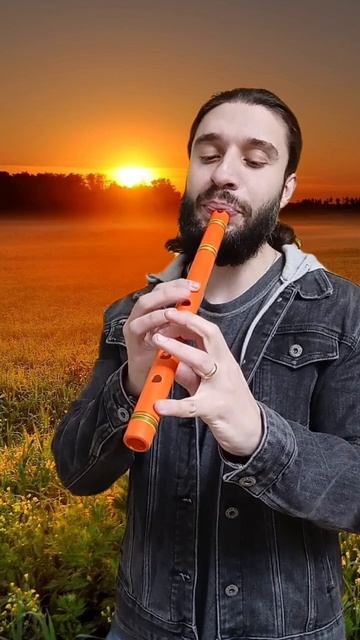 Игра на флейте кена . Музыка индейцев