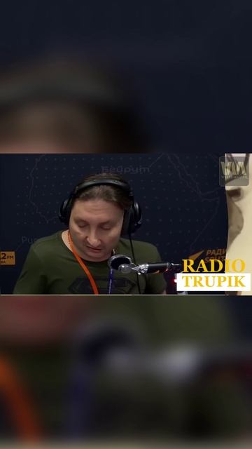 Олег Клыков отвечает на вопрос Папашного о своём состоянии (ПАРОДИЯ) смотреть онлайн