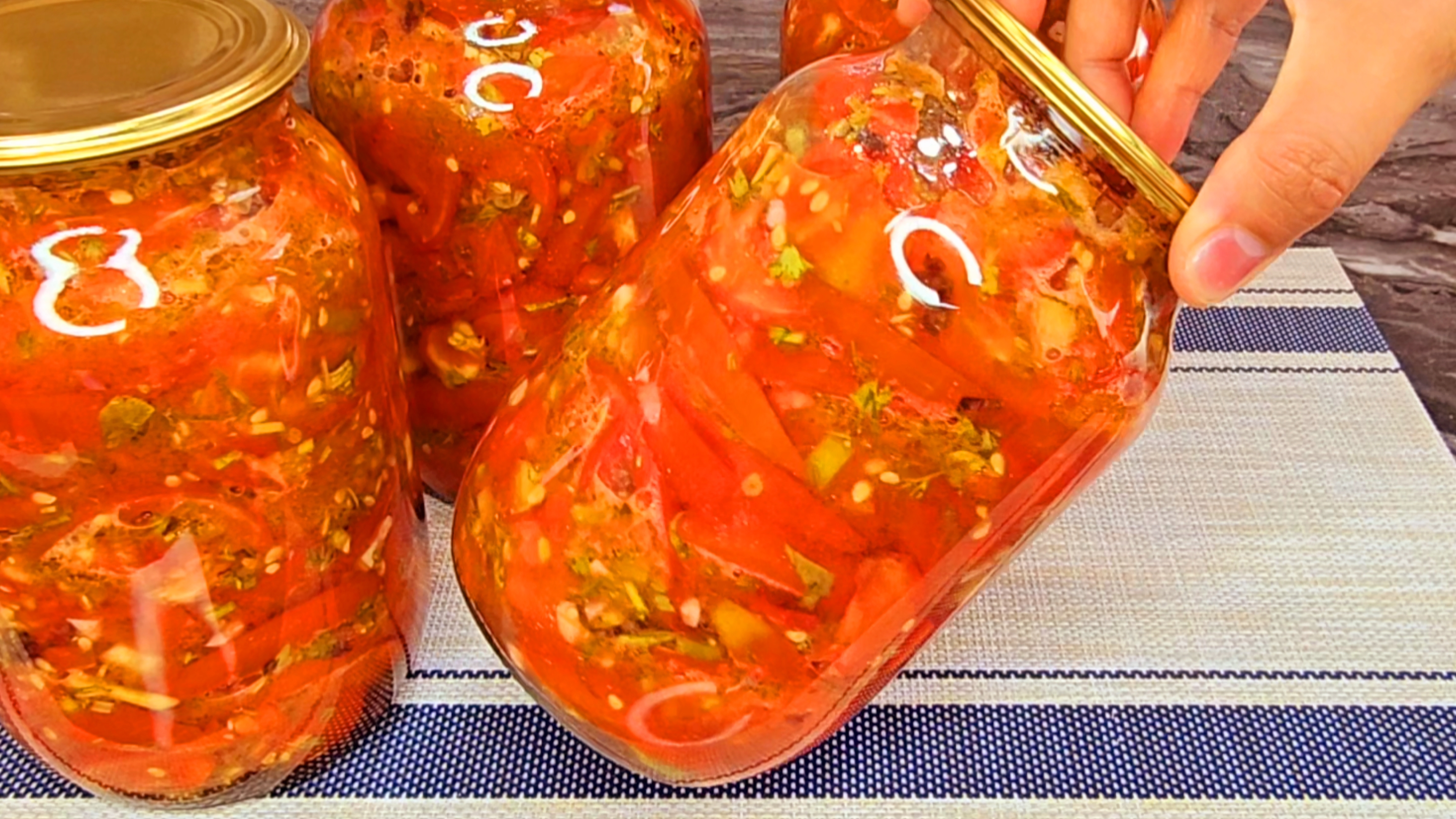 Зимой пальчики оближешь. Салат шакароб "Генеральский" НА Зиму ИЗ Помидоров смотреть онлайн