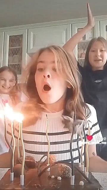 Like_7530571971854162740