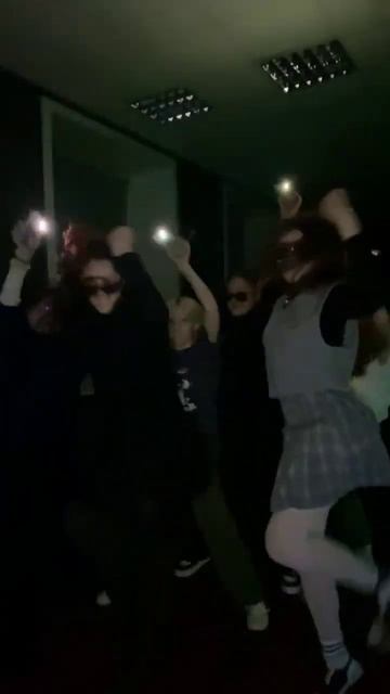 We are party-lovers! #blissweet #benjaminsdeli #dance #cdt #kpop смотреть онлайн