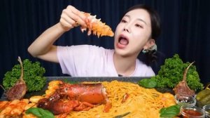 🔥🍲 Мукбанг и Mukbang:  с Красавицей: Лобстер и Острый Кремовый Паста! 🦞🔥