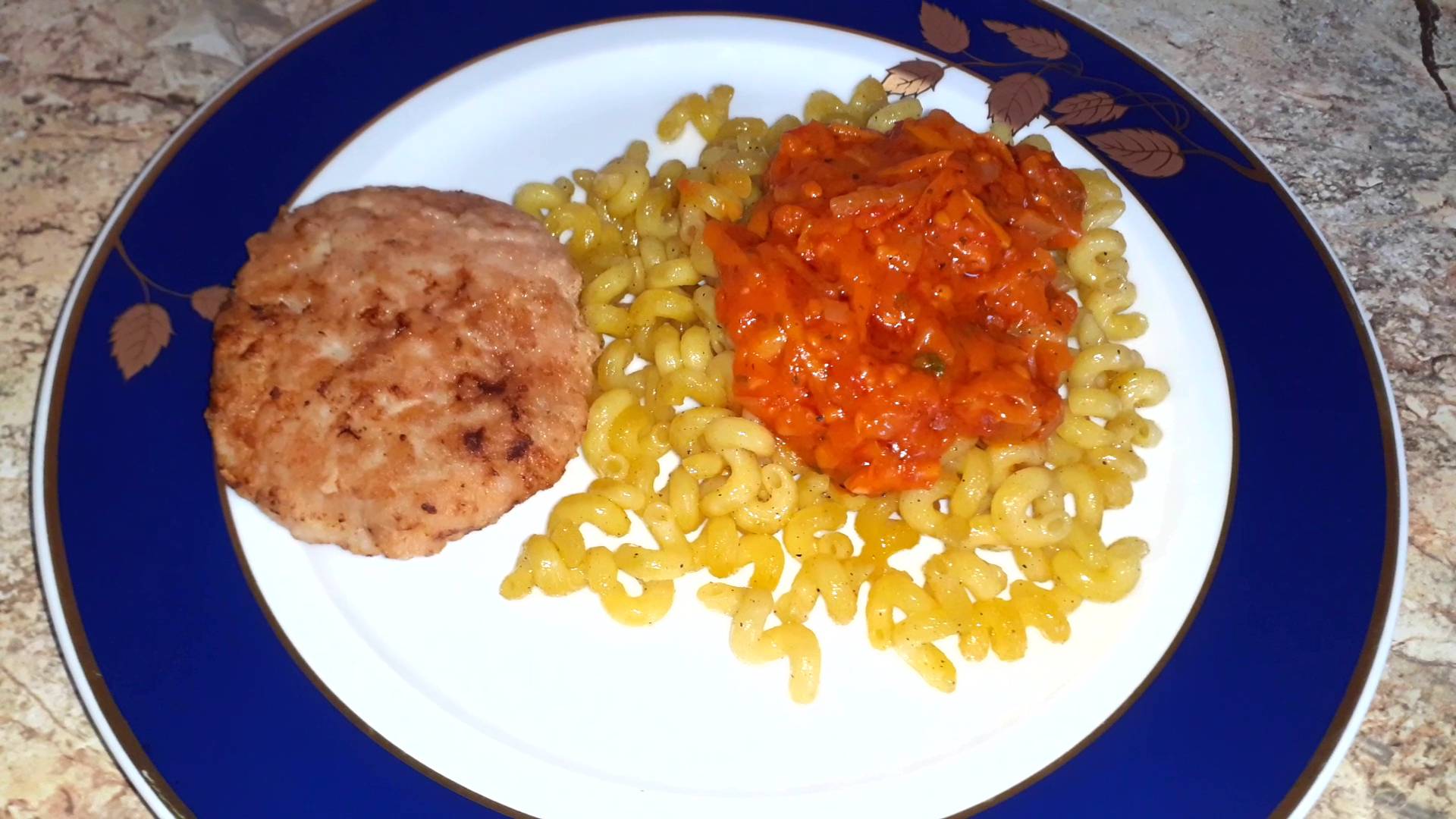 Вкусное блюдо на ужин из того что всегда есть дома. Рецепт вкусного ужина. Жареные макароны смотреть онлайн