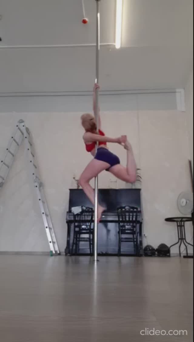 "Балерина" (из серии ПУСТЯК!.. МНЕ 47 ВСЕГО!..)