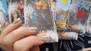 ТАРО РАСКЛАД\ КТО О ВАС ПОСТОЯННО ГОВОРИТ?!     т. 89895342359 смс  WhatsApp