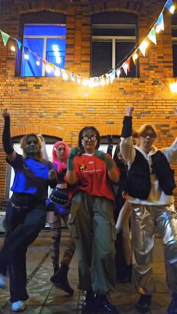 Teen Titans Go! Как вам наши костюмы на Хэллоуин ?#dance #funny #trend #cdt #music #comedy #frends смотреть онлайн