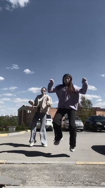 ПРОХОДЯЩИЙ МУЖЧИНА ОЦЕНИЛ НОВЫХ XG !!! Но потом он …. #trend #dance #xg #wokeup #hiphop #kpop смотреть онлайн