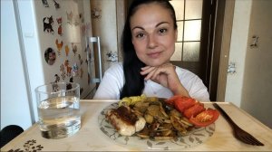 Новое видео❗Мукбанг🍟Жареная картошка с грибами, колбаски с сыром👍🤤 Отвечаю на вопросы 🥰
