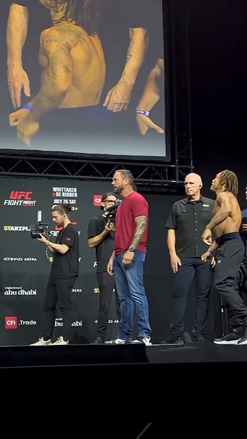 Пётр Ян vs Маркус Макги: лицом к лицу! смотреть онлайн