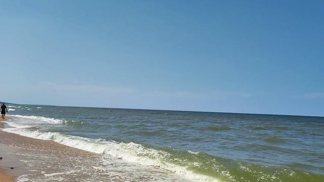 Азовское море, песчаный пляж и наша дружная компания на отдыхе. смотреть онлайн