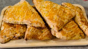 Сконы с яблоками и грецкими орехами / Идеальный рецепт яблочных скон к чаю на завтрак