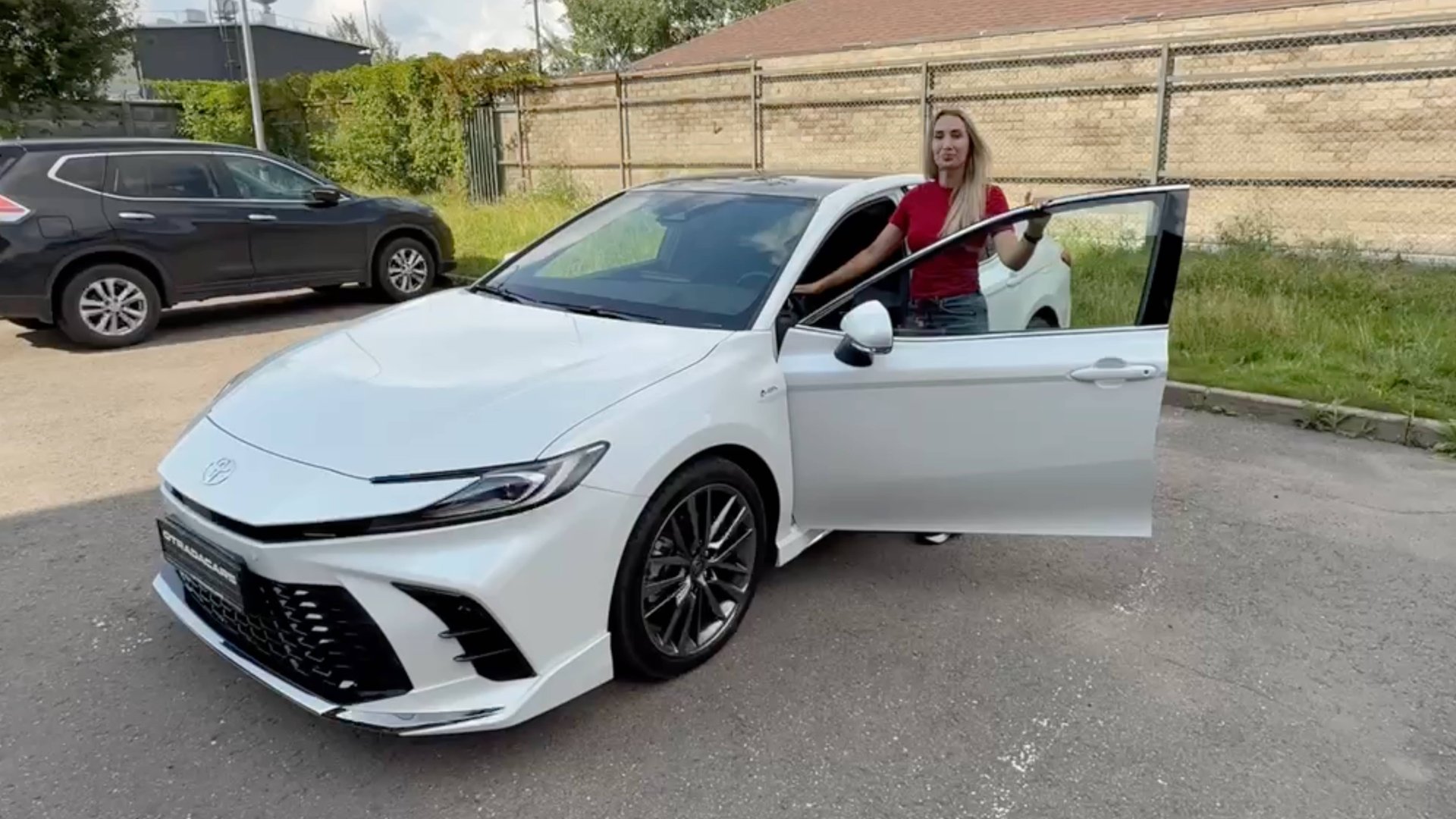 Выдали новую Toyota Camry 80 S Plus Hybrid Sport. Купить за 3,74 млн на прямую из Китая смотреть онлайн