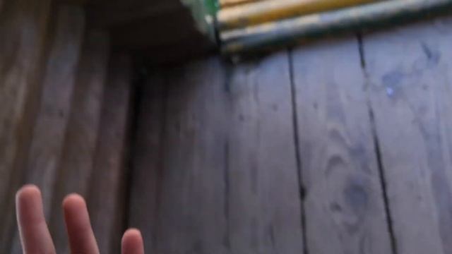 Валера в деревянном домике и носилщик НОСИЛЩИК НАСИЛУЕТ ВАЛЕРУ смотреть онлайн