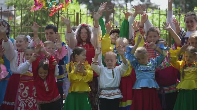 🎭 Народные гуляния: Летний фольклорный праздник | Традиции и веселье смотреть онлайн