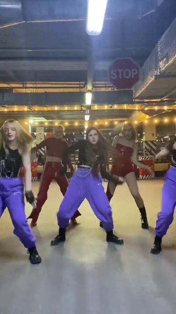 CHILI - HWASA️ с огненными девочками из @HipeVisioN #kpop #coverdance #chilihwasa #cdt #dance смотреть онлайн