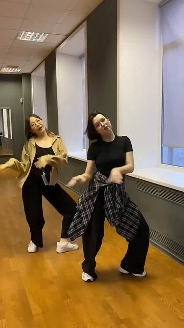 This time, I want you, you, you, you, like it's magnetic #coverdance #kpop #illit #magnetic смотреть онлайн