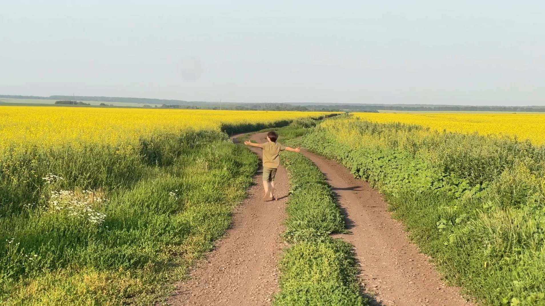 А вот еще тепленький! Только из студии! Новой клип на песню 