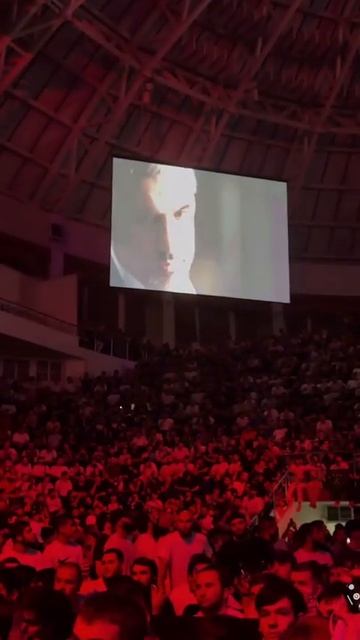 Тысячи людей в память легендарного Бувайсара Хамидовича Сайтиева смотреть онлайн