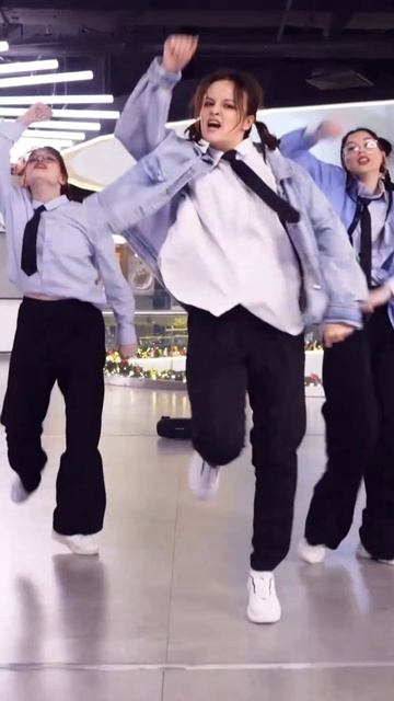 #ZEROBASEONE - IN BLOOM #zerose #kpopinpublic #coverdance #russia смотреть онлайн