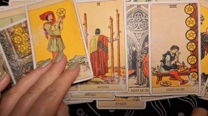 ТАРО РАСКЛАД\ ЖДУТ, ЧТО ВЫ СДАДИТЕСЬ      т. 89895342359 смс   WhatsApp