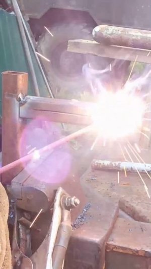 Сварка профильной трубы, горизонтальный шов