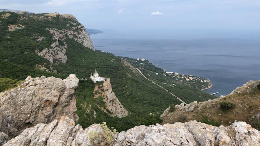 По Крыму пешком на гору Форос из Орлиного после прогулки по Евпатории смотреть онлайн