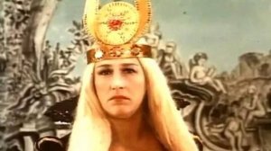 ПОЁТ НОННА МОРДЮКОВА.