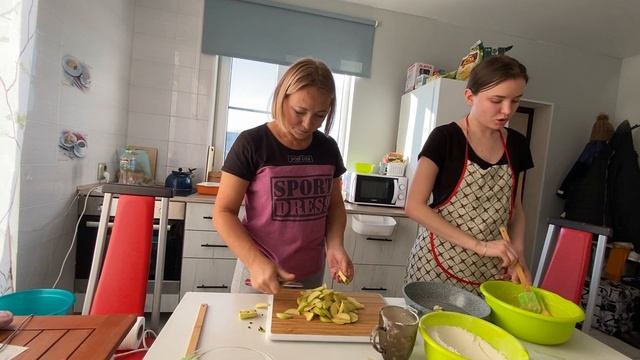 #Влог ОТВЕТЫ НА ВАШИ ВОПРОСЫ. Шарлотка по -милански. Переезд на юг. Строим дом смотреть онлайн