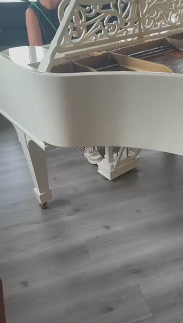 Steinway & Sons A-188 звучит белый рояль Стейнвей смотреть онлайн